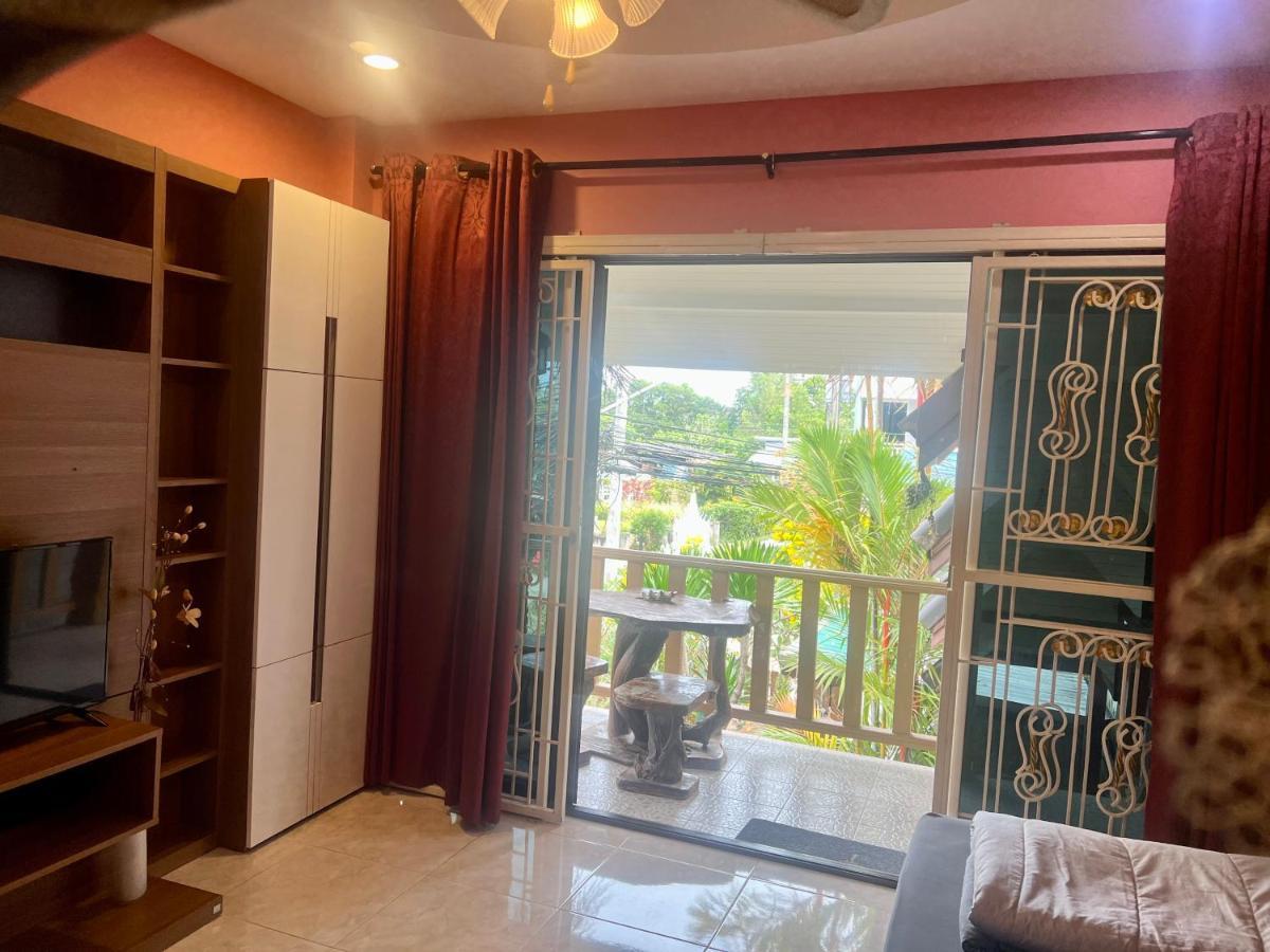 奈扬海滩 Golf House酒店 外观 照片