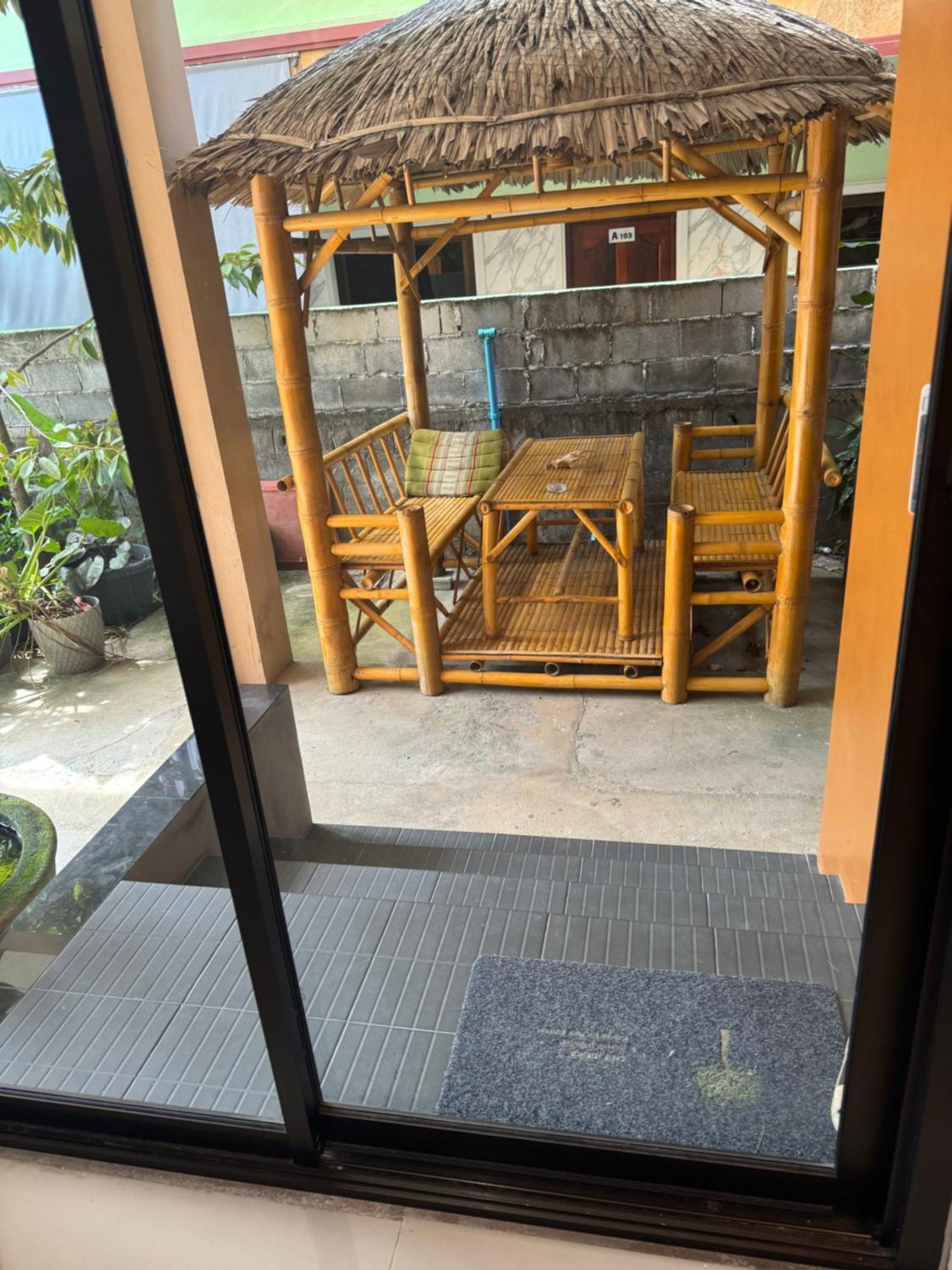 奈扬海滩 Golf House酒店 外观 照片