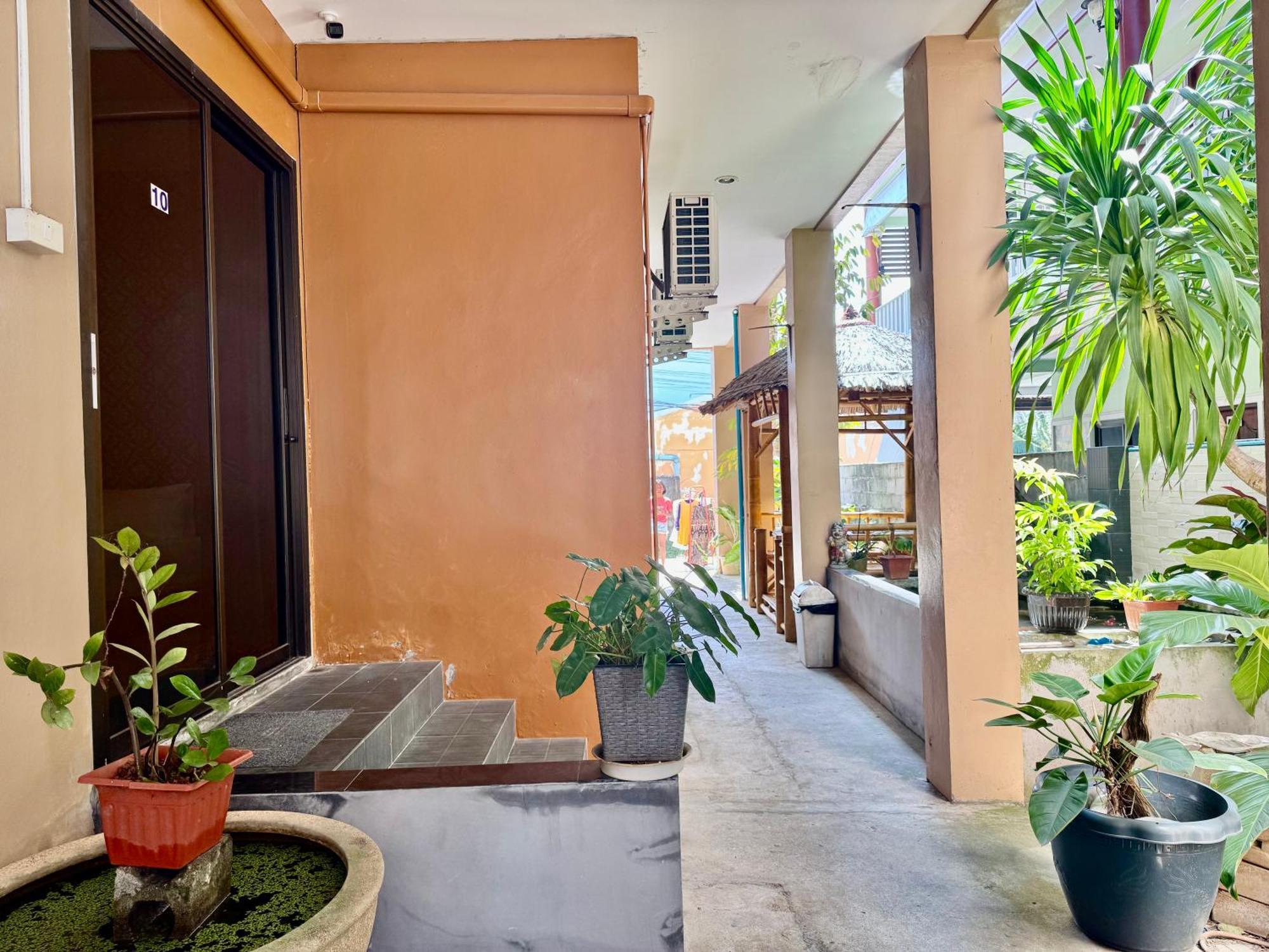 奈扬海滩 Golf House酒店 外观 照片