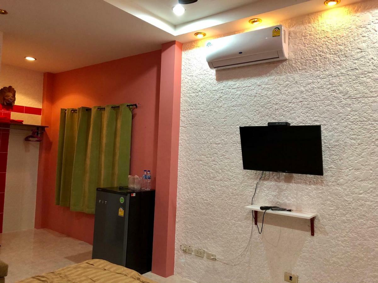 奈扬海滩 Golf House酒店 外观 照片